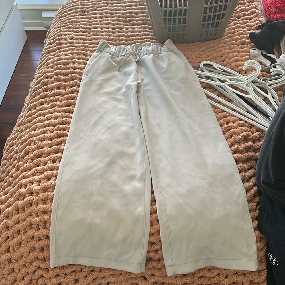 Lululemon high rise straight leg cropped pant